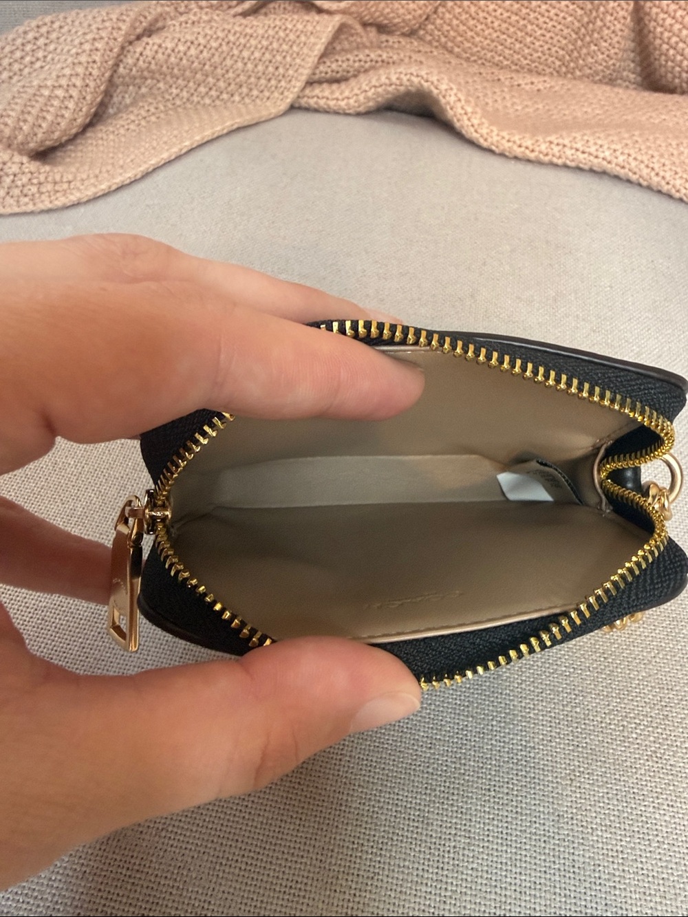Coach Zip Cardcase - Picture 3 of 3